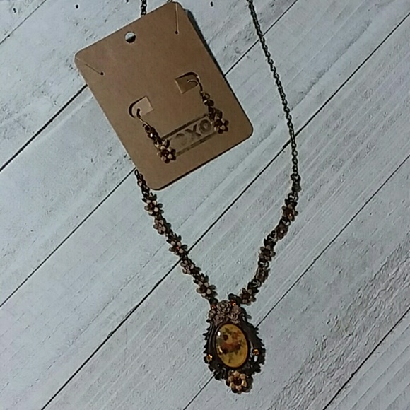 Victorian earring & necklace set - Picture 2 of 5